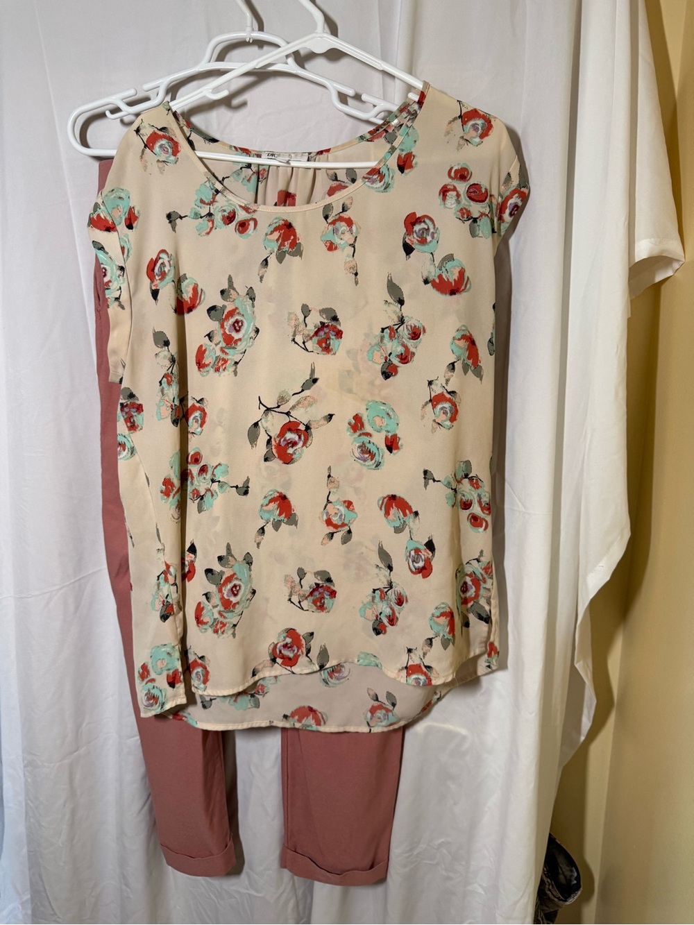 DR2 Cream Floral Short-Sleeve Blouse with Aqua and Coral Accents